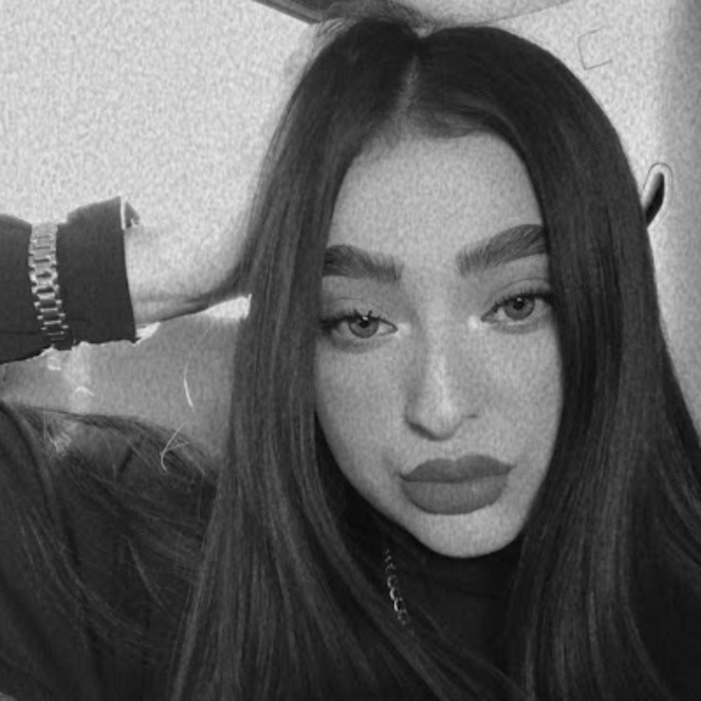 Meet your Posher, Andrea